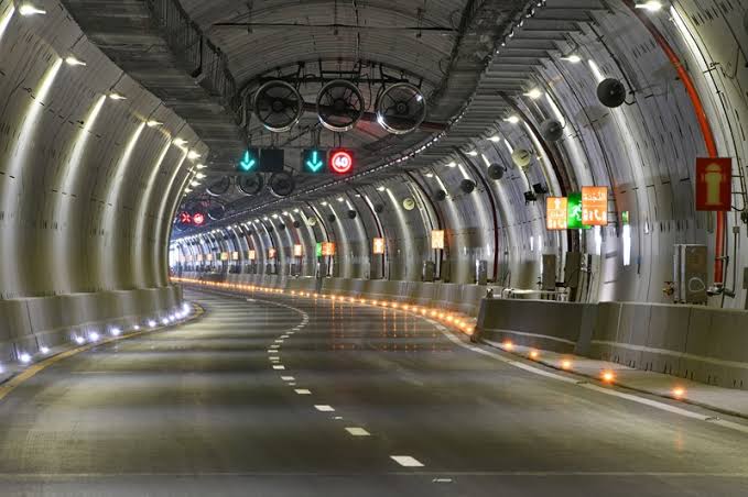 AfricaFactsZone's tweet photo. In 2014, Egypt was 128th in the world in the Road Quality Index. In just 6 years, Egypt had moved 90 places up to have the 28th best roads in the world. https://t.co/Af1kVWsvNj