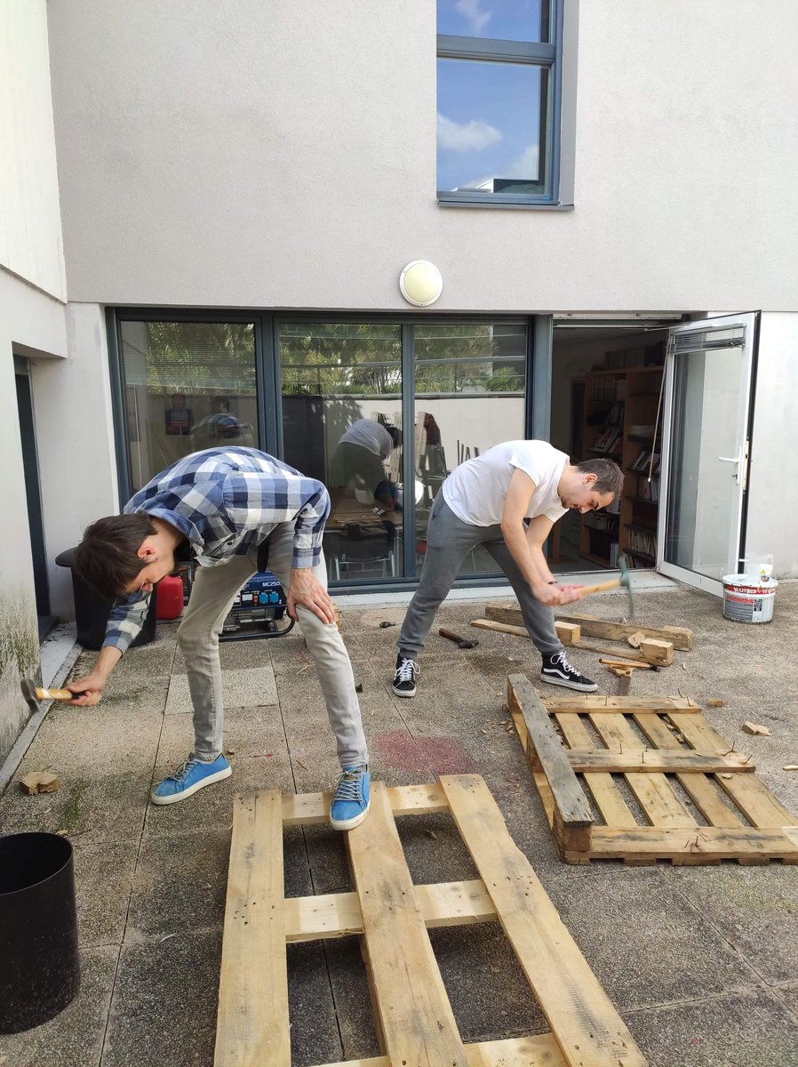 📣 Les jeunes ne paierons pas la crise !

➡️ les jeunes communistes 49 prépare la rentrée et la mobilisation du 17 septembre !!!

#Angers #jeunes #communiste #17sept #covid #lesjeunesnepaierontpaslacrise