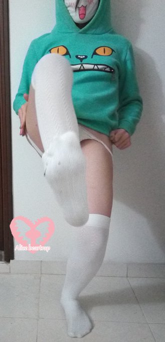 Yes sure, you can take a lick, just make it quik ;3 #sissypic #sissylover #Feetfettish #FeetPicture #femboyhooters