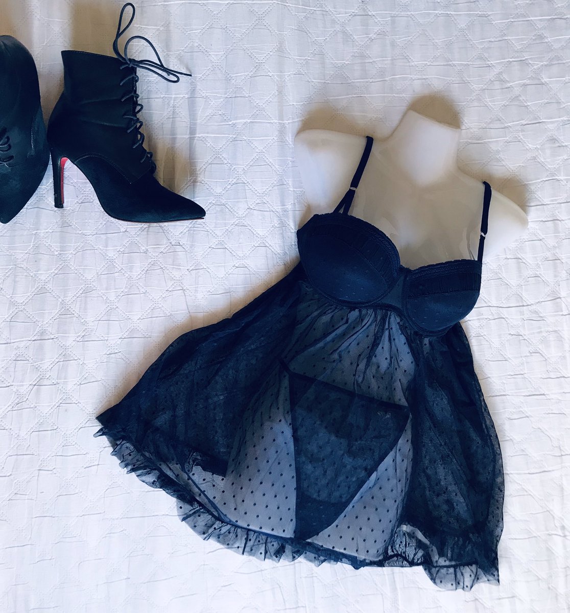 I’m going to just shamelessly plug my baby  @PrettyLaceyT on this thread seeing as it’s going absolutely crazy. I sell really cute and sexy stuff:  https://instagram.com/pretty_lacey_things?igshid=1pn7hs6y2ua2t  #Nairobi  #Kenya