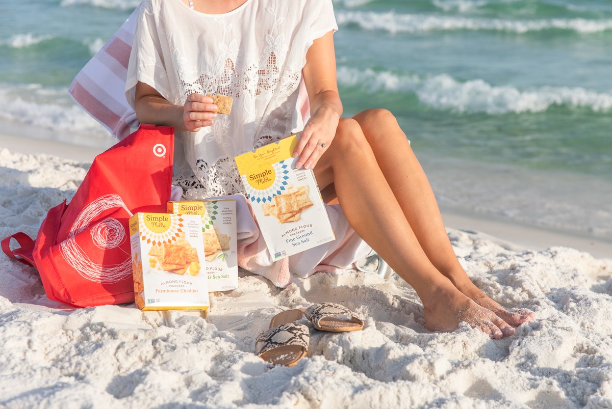JamieKamber's tweet photo. #ad Summer is far from over in Destin, so I stocked up on my favorite beach snack: @SimpleMills almond flour crackers. They taste amazing plus they're made with wholesome ingredients &amp; nothing artificial. They are buy one, get one 25% off at @Target until 9/5! #SimpleMillsPartner https://t.co/cpovJrheVF