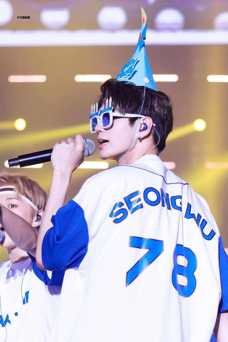 0hMy0ng's tweet photo. Legendary 180825 💙

#성우의_눈부신_26번째_여름 
#PARTY_ONGday 
#옹성우 #OngSeongwu

https://t.co/93vIU1Ec22 https://t.co/A9vBEoha3a