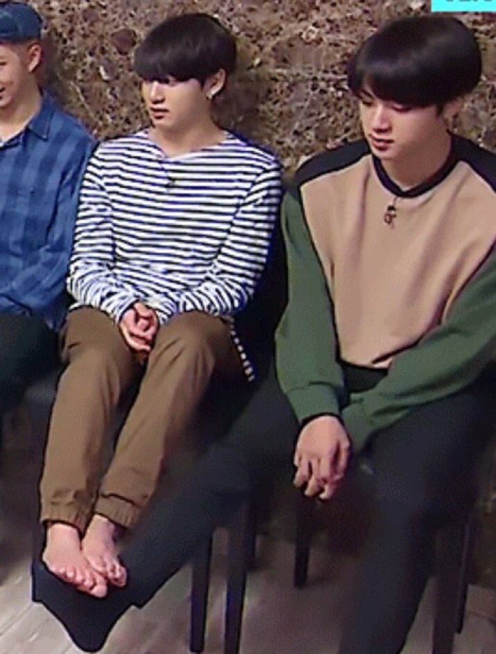 jungkook in ᵗⁱⁿʸ: a devastating thread—