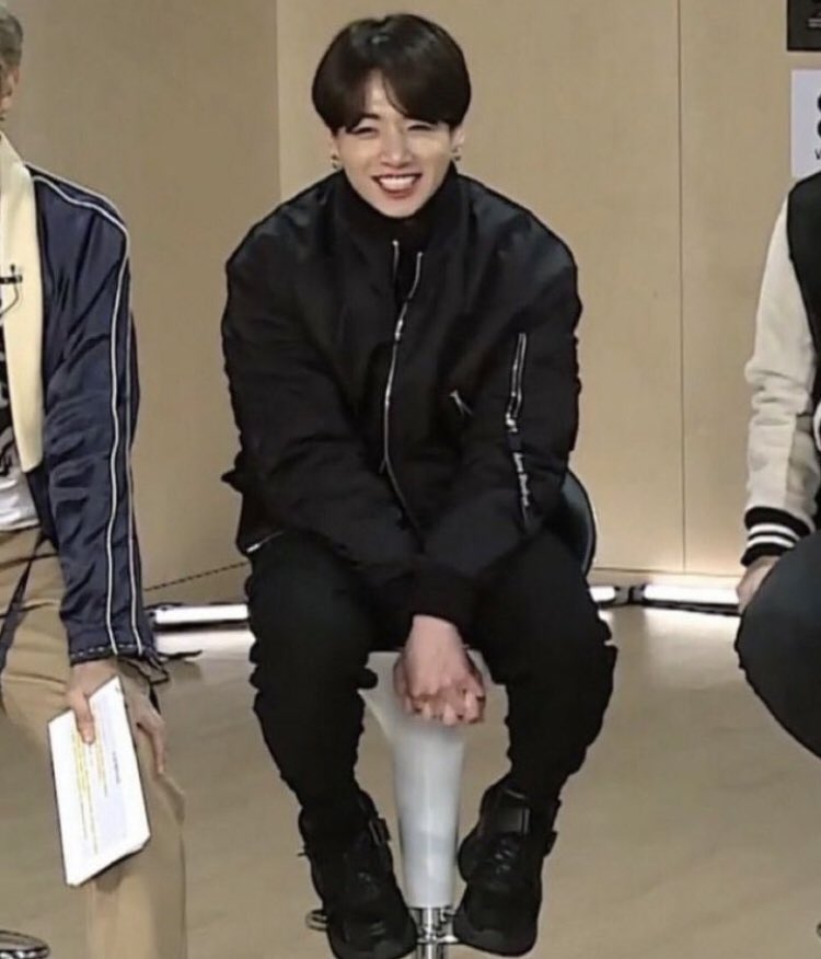 jungkook in ᵗⁱⁿʸ: a devastating thread—
