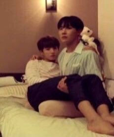 jungkook in ᵗⁱⁿʸ: a devastating thread—