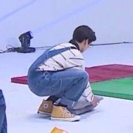 jungkook in ᵗⁱⁿʸ: a devastating thread—