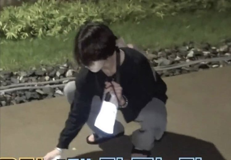 jungkook in ᵗⁱⁿʸ: a devastating thread—