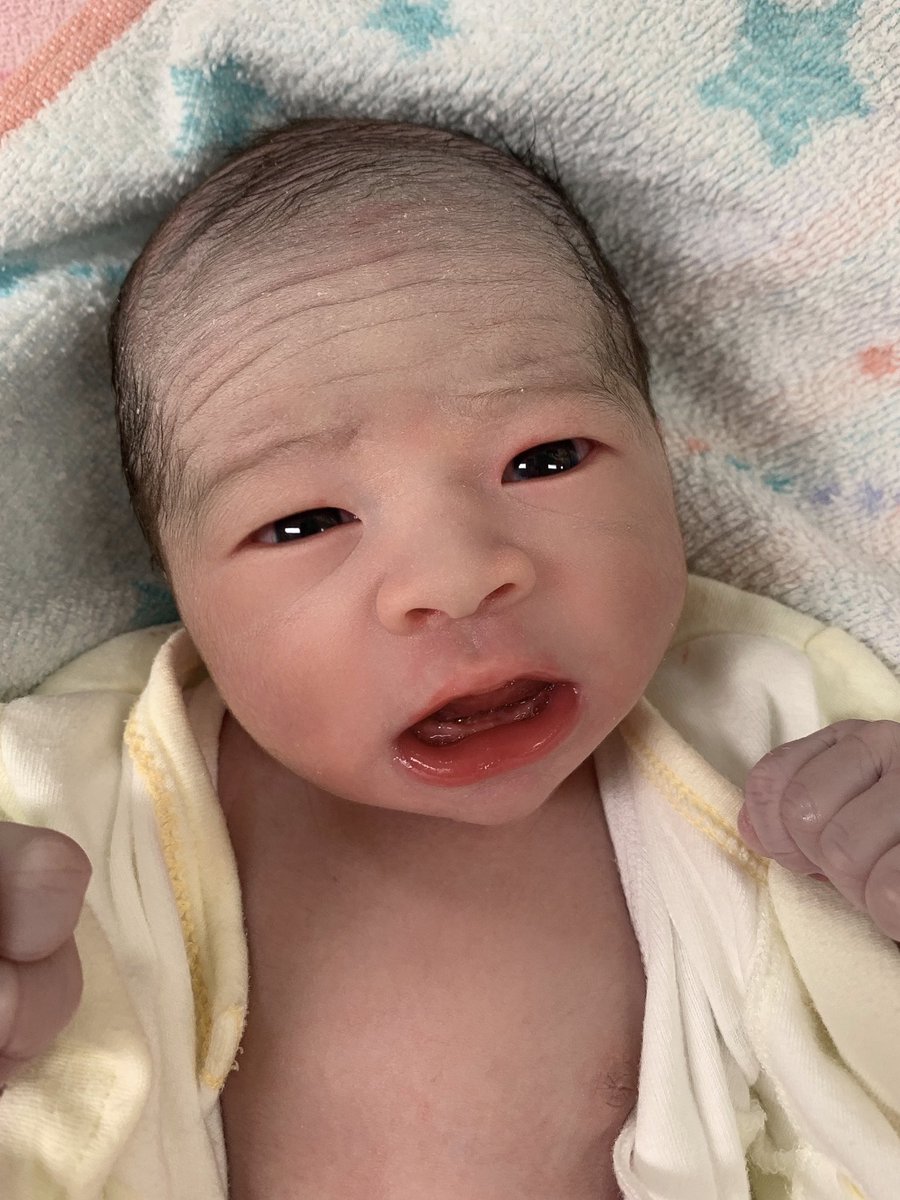 【報告】8月24日 PM20時40分
2875gの男の子 第二子を出産しました💓
名前は 奏汰 ( かなた ) です👶
日向の時より全然小さい🥺🥺
今回コロナの影響で立ち会いできず
退院まで家族にも会えんけど
これから二児の母として頑張ります！