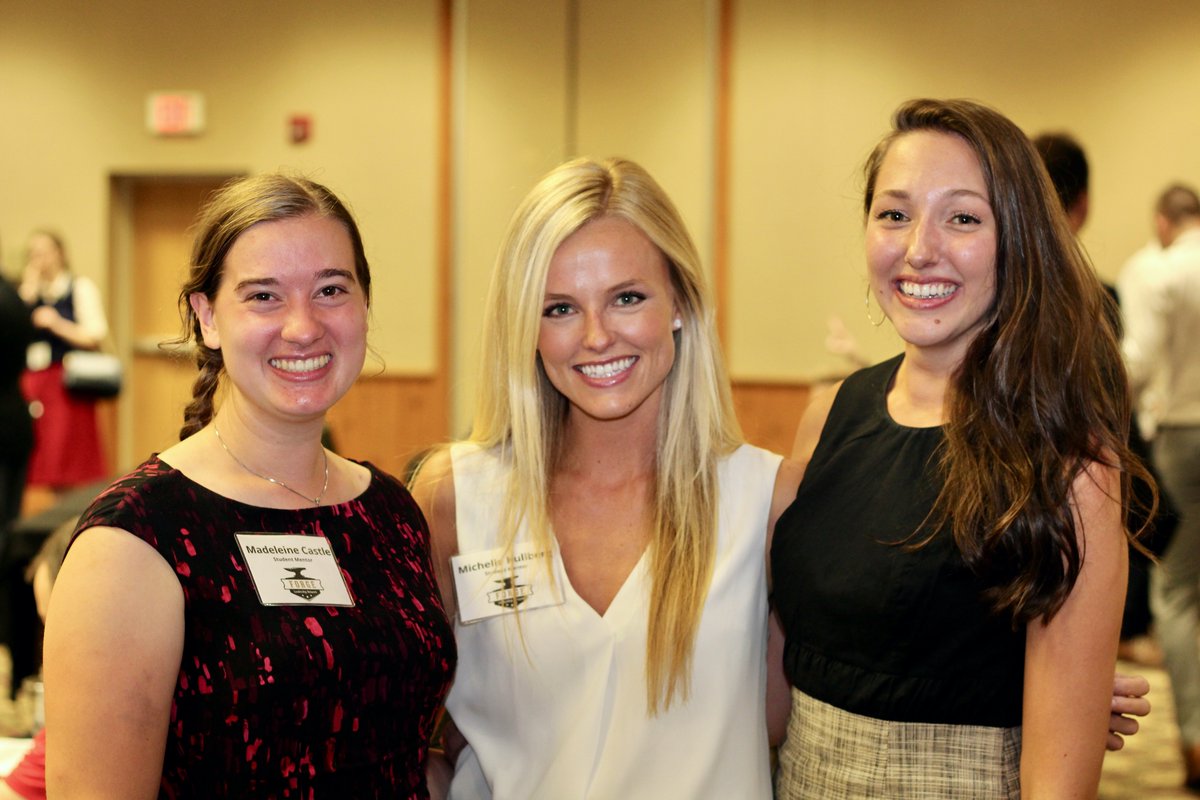 ForgeLeadership's tweet photo. Forge Alumni often come back to the #ForgeSummit to volunteer as Student Mentors. They act as Committee Chairs during the legislative simulation, and make sure the Summit runs smoothly. Huge thanks to our Student Mentors! https://t.co/zwARLjn8K0