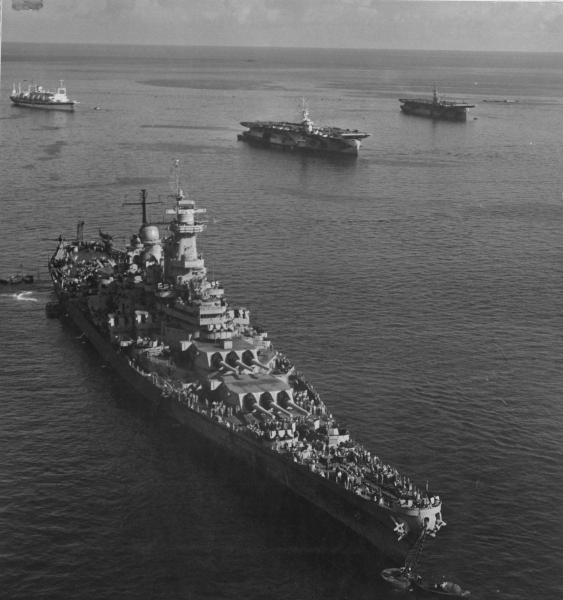 75thwwii's tweet image. Follow this brief history of the @USSMissouri here ow.ly/QaBh50AZRWz #wwii2020 #ussmissouri #mightymo #mightmoments #USNavy #instrumentofsurrender #VJDay #warisover #wwiihistory #flyovers #pearlharbor #livestreams #worldwar2history #history #USArmy #USMC