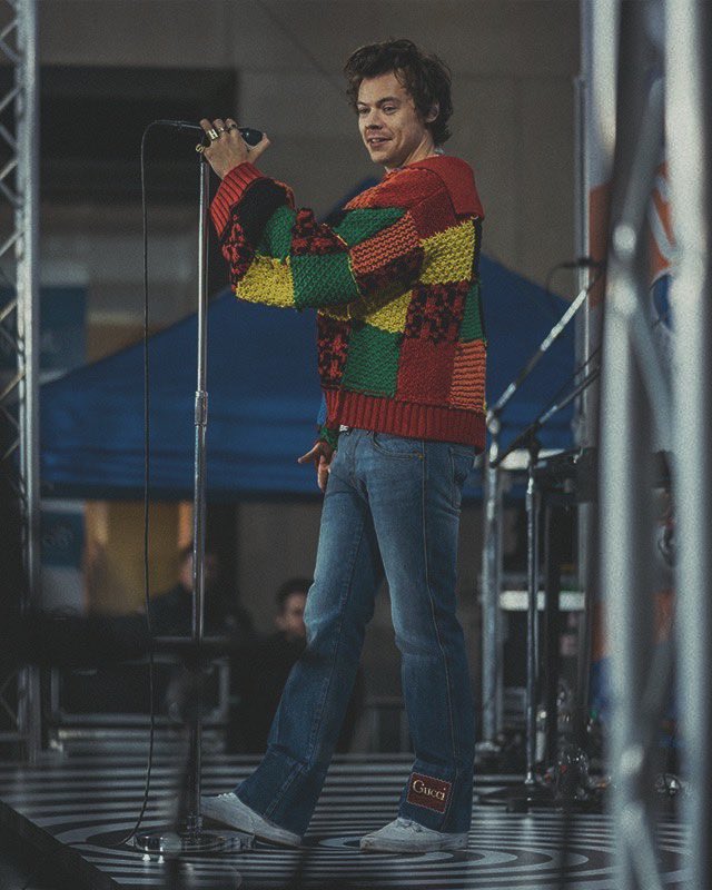 harry styles being THE style icon of our generation- a beautiful thread;