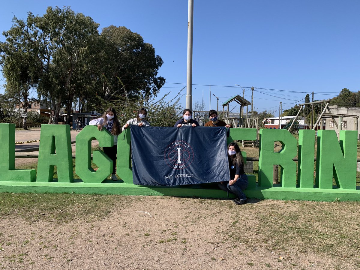 INTERACTRB's tweet photo. ¡Para finalizar nuestro proyecto realizamos una donación al Lago Merin, precisamente a su escuela! Gracias a todas las personas que nos ayudaron fuimos capaces de donar a cada niño un regalo en honor a su día, ademas realizamos algunos regalos a la institución https://t.co/oKFvwGkbU5