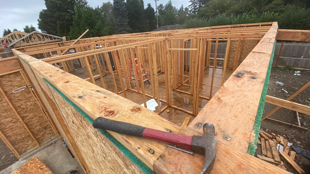 Olympiceagle's tweet photo. Our project with @TacomaHabitat and @Cbrands is progressing nicely. From dirt to a frame. #Housethatbeerbuilt https://t.co/EMG7zSIlO7