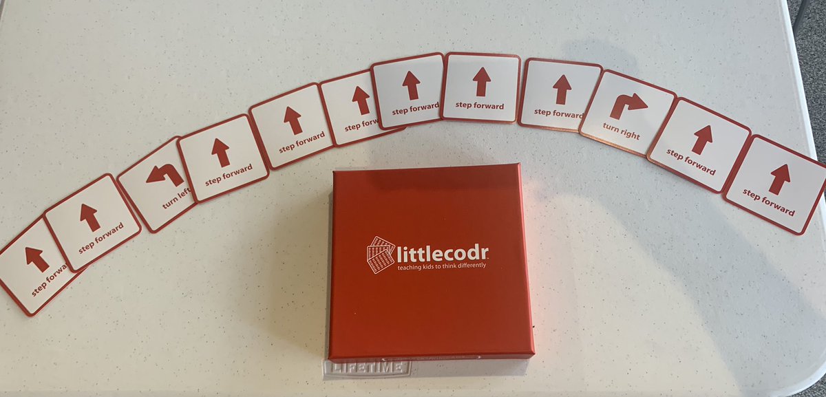 TessCharb's tweet image. Having fun with little coder ➡️↘️↗️↙️⬇️🔄! Thank you @ScienceWorldTR for inspiring ideas and supporting teachers ♥️#SWTechUp #STEAMdays20