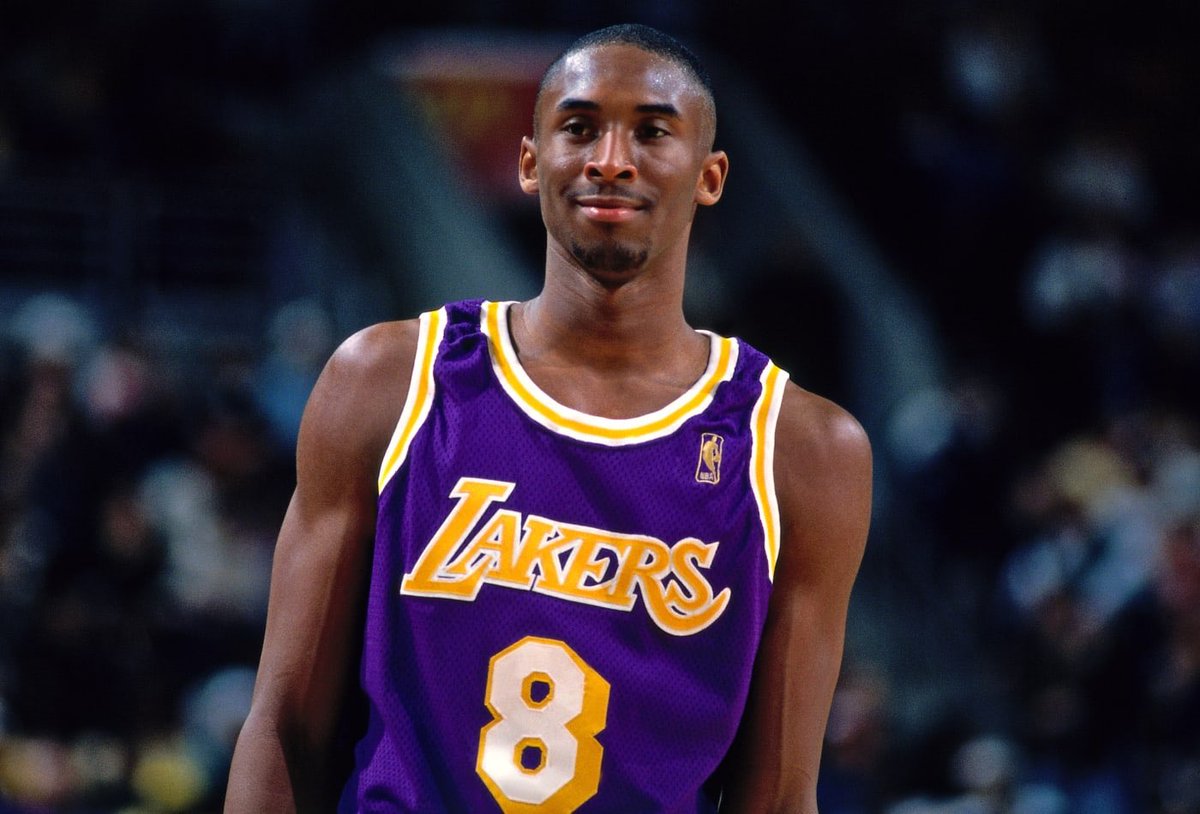 GeniusOfTheNBA's tweet photo. 8/24 💜💛 

#KobeDay #Legend https://t.co/Vz4Ri914jc