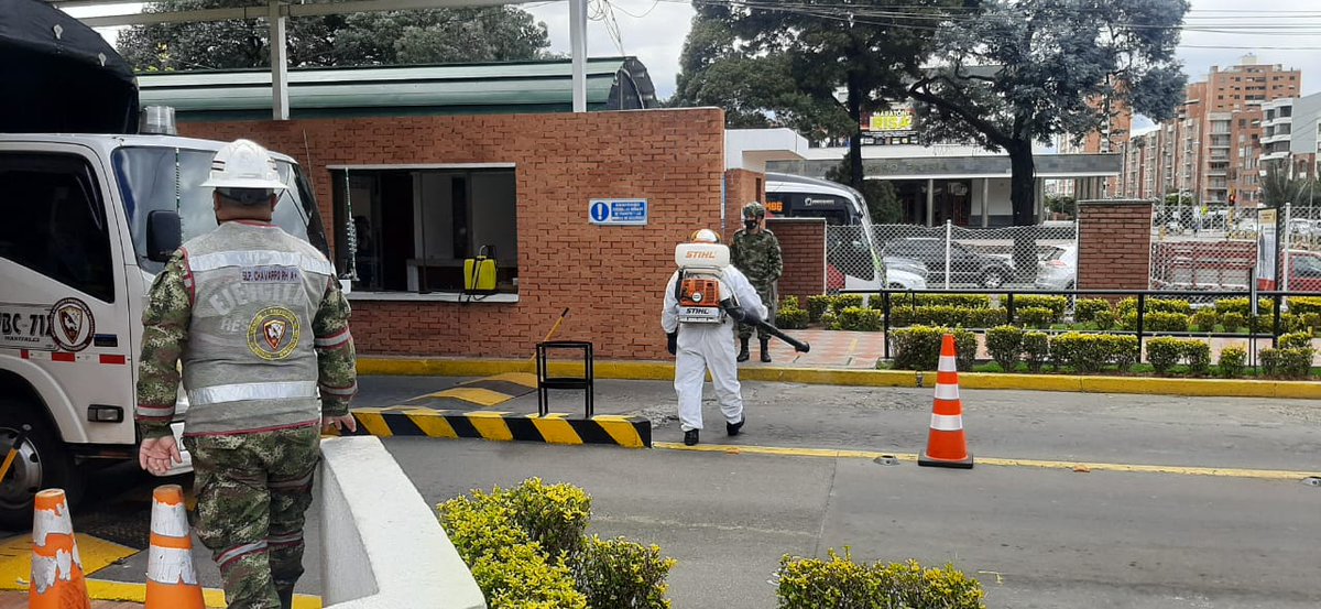 Ingenieros_EJC's tweet photo. @Ingenieros_EJC #BIADE80 realizaron trabajos de desinfección preventiva en instalaciones #ESCAB en beneficio de personal militar y civil comprometido con el desarrollo social del país. #SomosSuEjército https://t.co/lx4fn1XZbs
