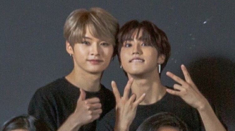 YTHNRCHY_twt's tweet photo. 〤 ° ¡𝖲𝗍𝖾𝗉 𝖮𝗎𝗍!⥋we are ≭ . . . 𝐘𝐎𝐔𝐓𝐇 𝐀𝐍𝐀𝐑𝐂𝐇𝐘 〆 #
[#PB_Debut + #HitItWithPB]

Sam y Luhan están presentes para apoyar a las preciosas chicas de Pinkblood. ¡Les desean muchísima suerte, esperan poder verlas en el escenario! https://t.co/nvkQD0gAtV