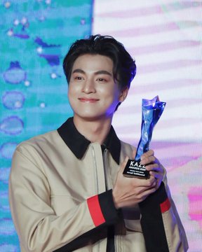 Thread~CONGRATULATIONS TO OUR BOIS AGAIN NA~WE ARE SO PROUD OF YOU BOTH i'll add pics as i save them because there are a lot na~please be patient with me, my eyes are sore but imma do this all for you na~ #KazzAwards2020xMG