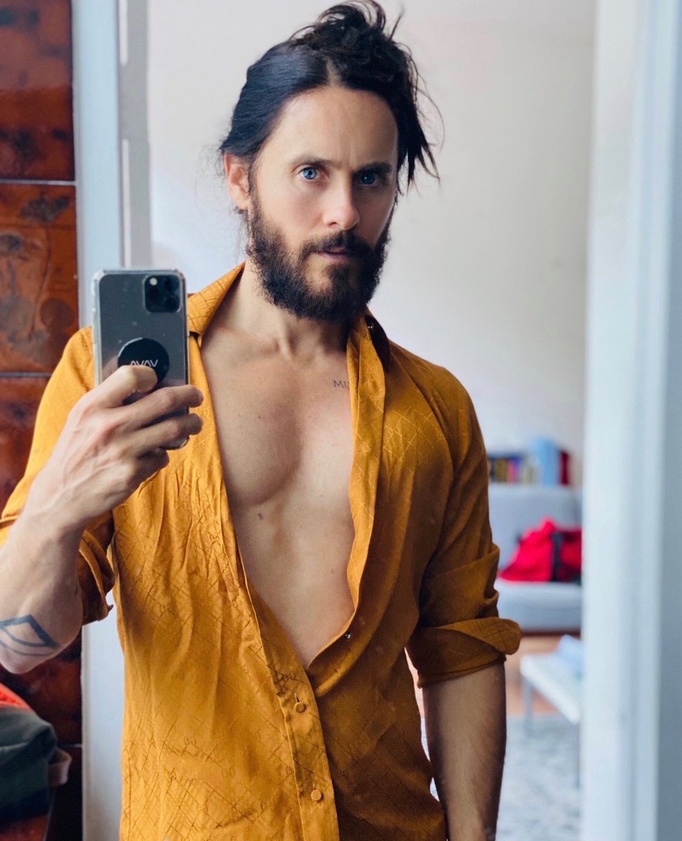 Jared Leto On Twitter Sending Good Thoughts And Your Way Xoxo How S Everyone Holding Up