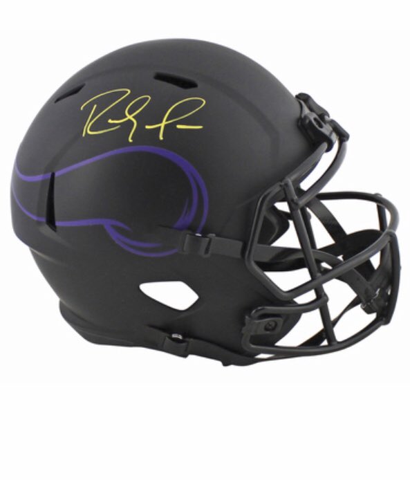 JerseysThe's tweet photo. Today’s Favorite: 

An autographed Randy Moss helmet🏈 

➡️ https://t.co/p1D4ocCwhU🔥

Let us know what you think of this item! #NFL #RandyMoss #Football #Legend #BestOfTheBest https://t.co/BpUVyEra5H