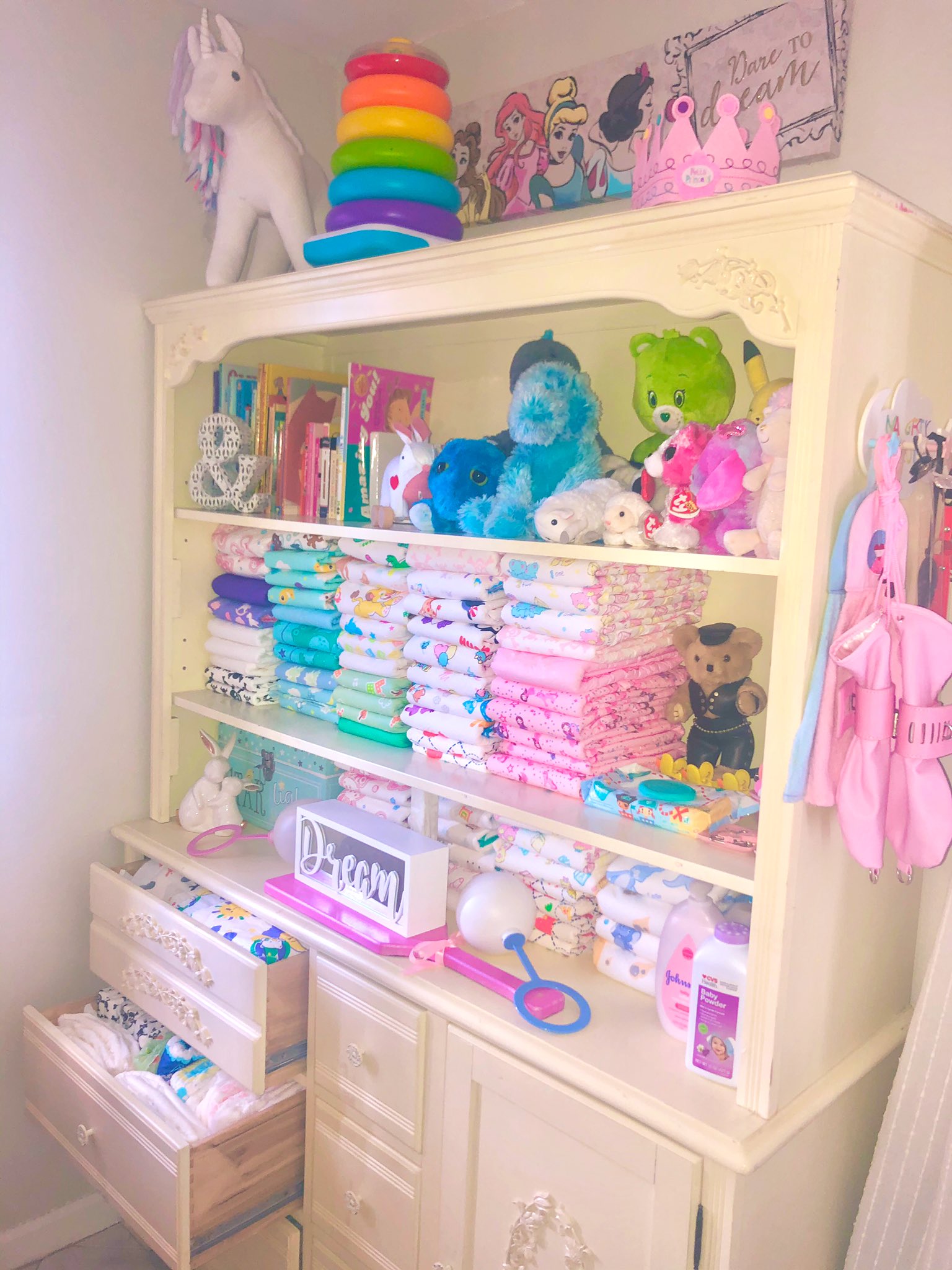If you are a #diaperlover or into #abdl related kinks/fetishes and live in South Florida make sure to check out the amazing @GoddessGirls_FL and her nursery. You will be glad you did. https://t.co/ZWAd3jdfts