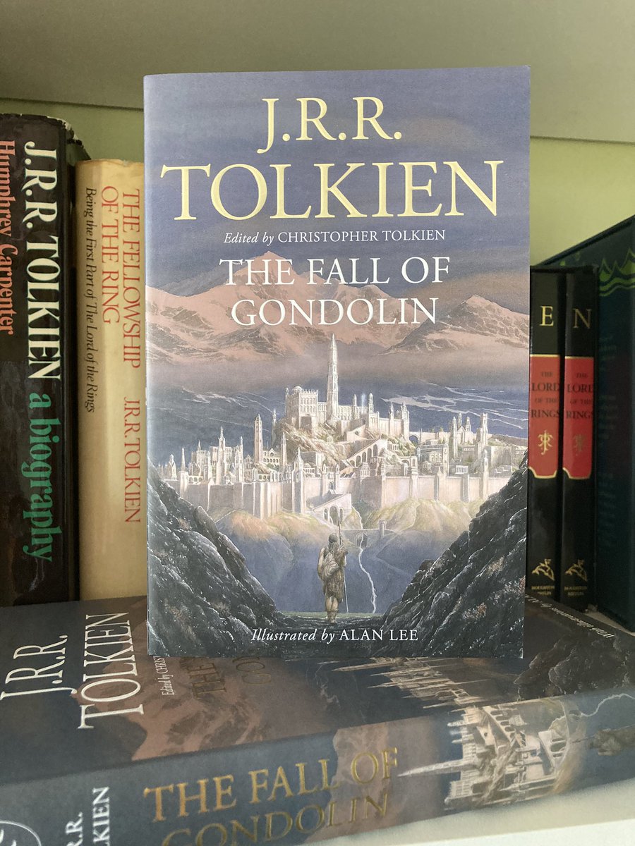  #TolkienEveryday Day 32Finally grabbed a copy of the paperback Fall of Gondolin. The cover illustration is still one of my favourites by  @AlanLee11225760