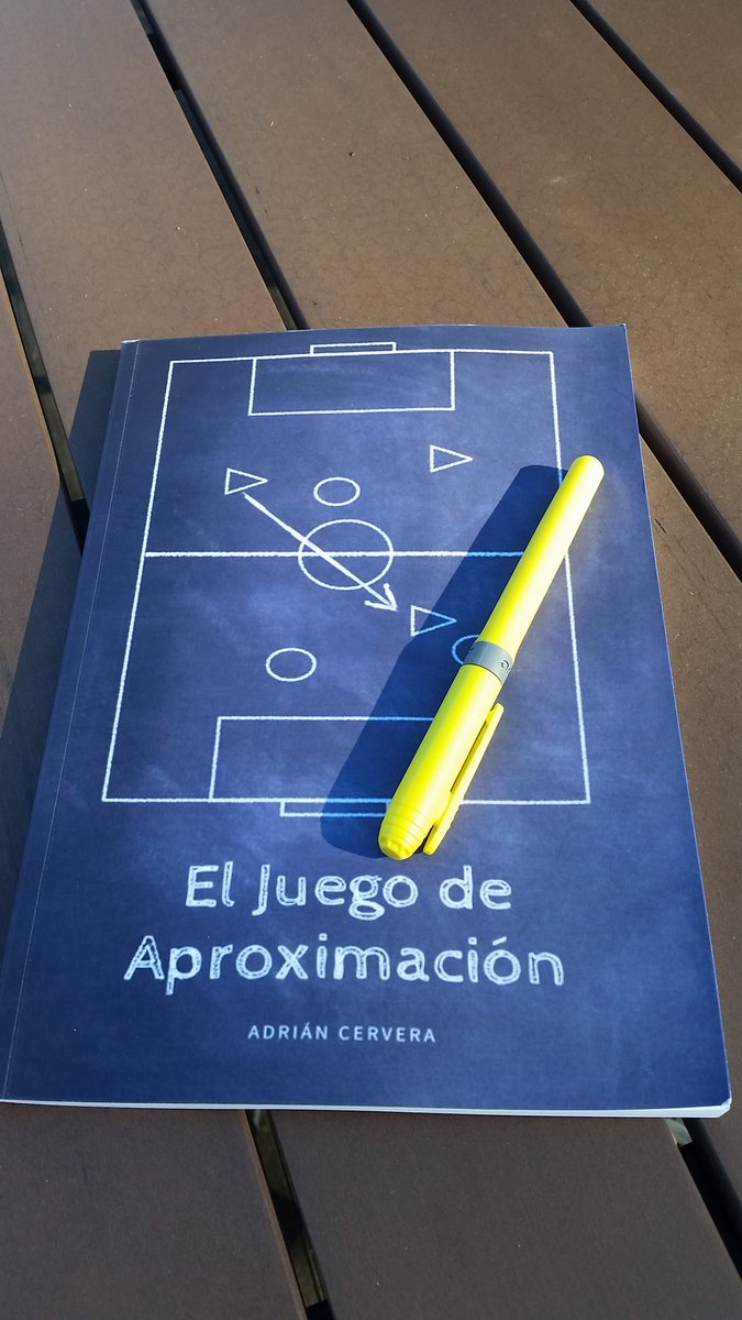 futbolxvenas's tweet photo. "El juego de Aproximación" ha sido la ultima adquisición para mi biblioteca futbolera.
Enhorabuena @AdrianCervera!
Interesante,ameno y muy explicativo 📝⚽ https://t.co/rKdjzFWvW1
