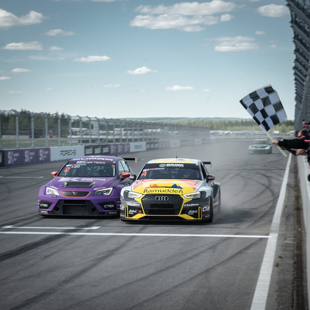 #STCC #V8Thundercars #FormulaNordic <a href="/MsportXtra/">#MsportXtra ©</a> has a special treat for you all to bring Sweden closer to home. #MsportXtra