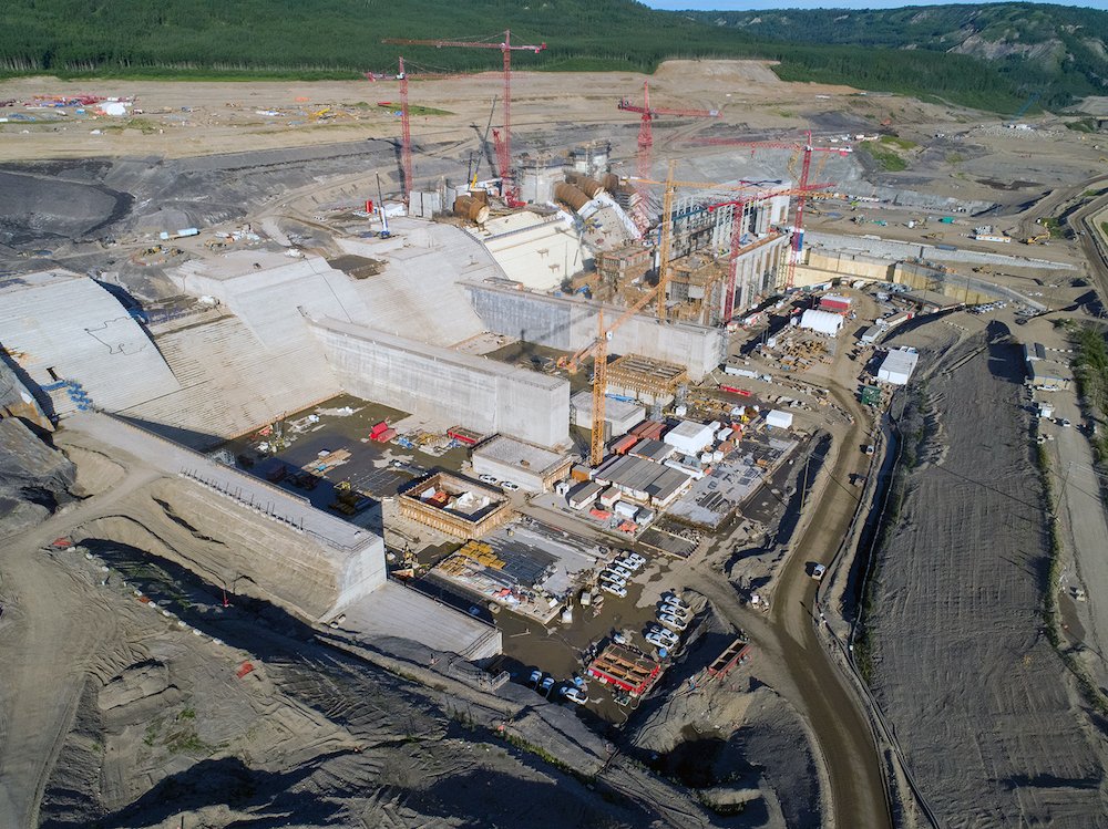 ..I'll preface the engineer's Qs with some background. The part of  #SiteC that's in serious stability trouble, acc. to BC Hydro's own (tardy) July 31 reports, is the only part they've actually built so far: the short end of the L that houses the most critical parts of the dam..