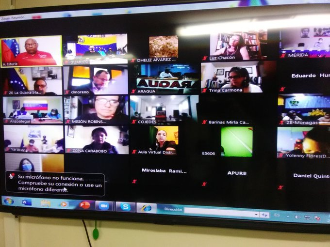 📢¡𝐀𝐬í 𝐥𝐨 𝐃𝐢𝐣𝐨!  🇻🇪
Min. @psuvaristobulo: Estamos verificando cuantos nuevos profesores graduados tenemos en la <a href="/SomosUnem/">SOMOS UNEM</a>, como está la inscripción este año para la formación de docentes, entre otras cosas. <a href="/NicolasMaduro/">Nicolás Maduro</a>
  
 #ResponsabilidadYDisciplina