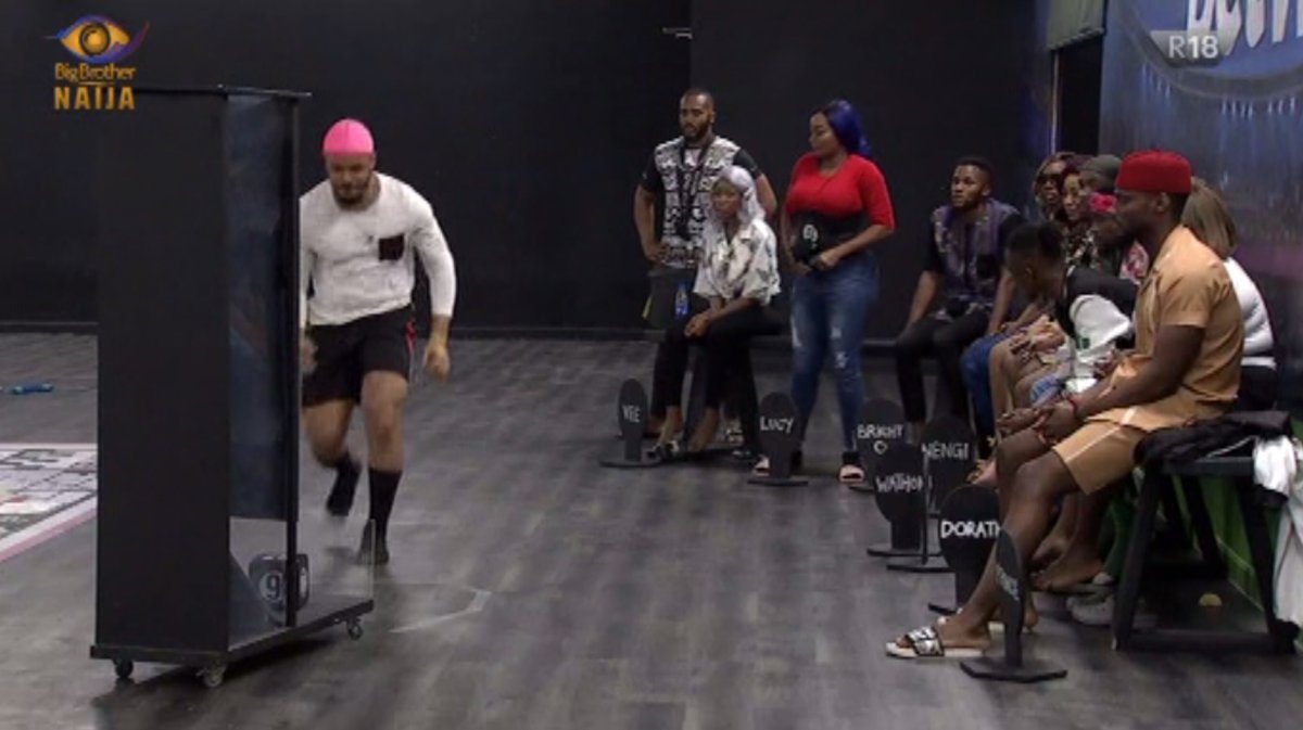 #BBOzo made it all the way to step 30 in record time.#BBNaija #BBLiveBlog h...