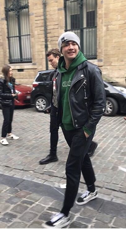 Ashton Irwin and Calum Hood in leather jackets because I miss Cashton; a thread