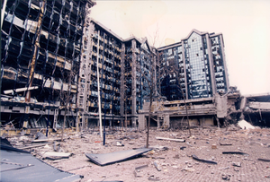 If Aussie reporter Joe Vialls was right that a “clean” underground MICRO-NUKE caused 2005 Beirut explosion, was he was also right that MICRO-NUKES blasted Central London TWICE - Baltic Exchange 1992 & Bishopsgate 1993? What about 1996 Docklands & 1996 Manchester blasts?Thread1/