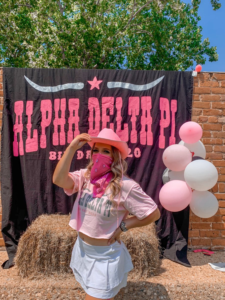 hallodesiree10's tweet image. 𝕎𝕣𝕒𝕟𝕘𝕝𝕖𝕕 𝕦𝕡 𝕥𝕙𝕖 𝕓𝕖𝕤𝕥! Fall ‘20 you are already so loved! #firstandfinest #goadpi