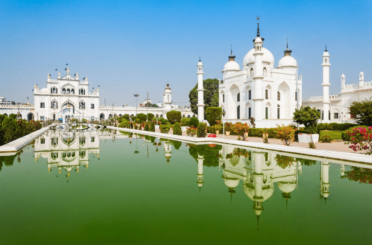 Stayfari's tweet photo. Discover Lucknow! Lucknow, the capital of Uttar Pradesh was chronicled even as the "Awadh region". As an accessory to -the City of Nawabs’ or the ‘City of Tehzeeb’, it has always... https://t.co/pmXQ3OfN3d

#Lucknow
#TravelIndia
#Stayfari https://t.co/M046a72xwW
