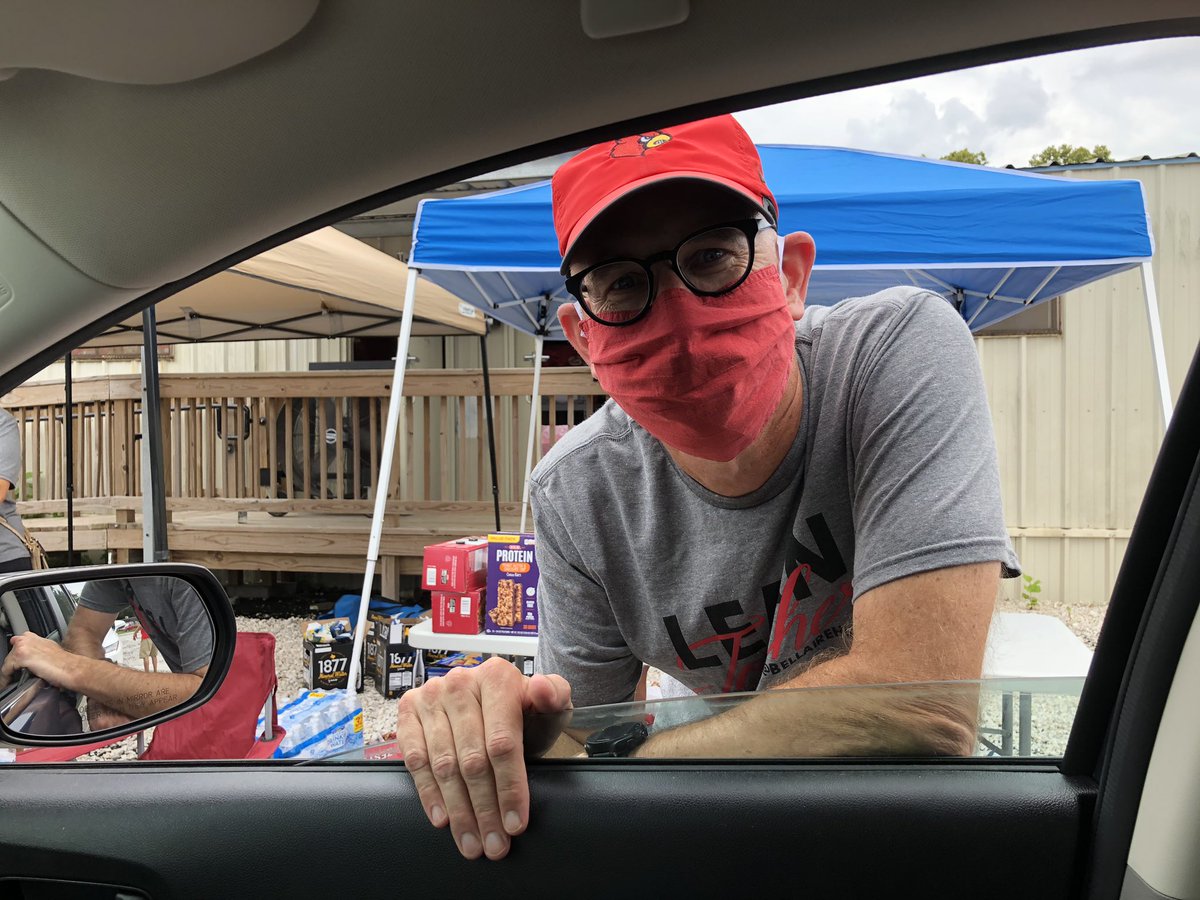 KubenaKay's tweet photo. Let’s meet in the BHS parking lot! Best part of the day was to see real, live, cardinal admin in a socially distant kind of way. Snacks and a cute t-shirt, too! @BellaireHigh #cardinalproud https://t.co/Zjeb3idBMI