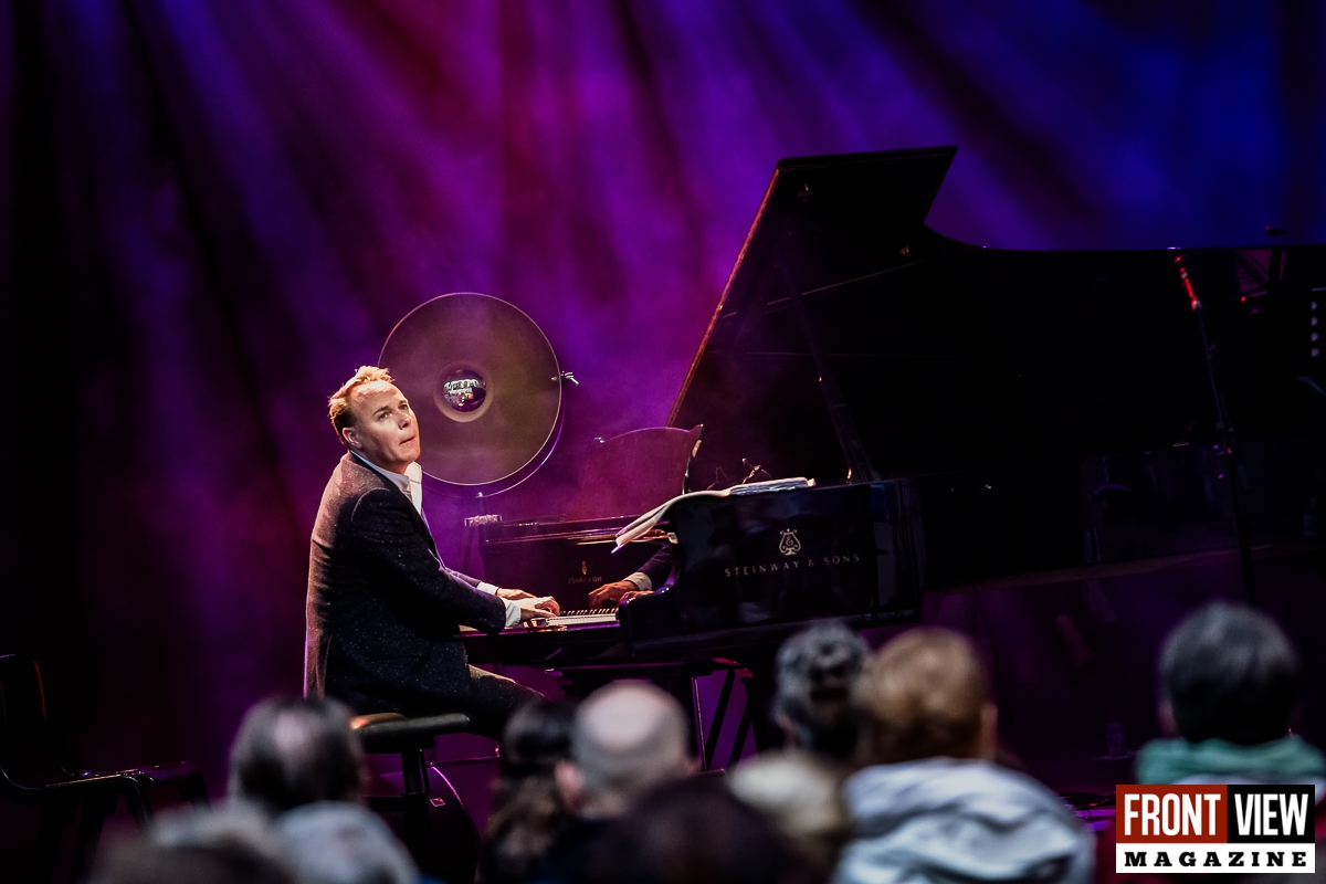 Fotoalbum @jefneve @OLTRivierenhof  frontview-magazine.be/nl/photobook/j…