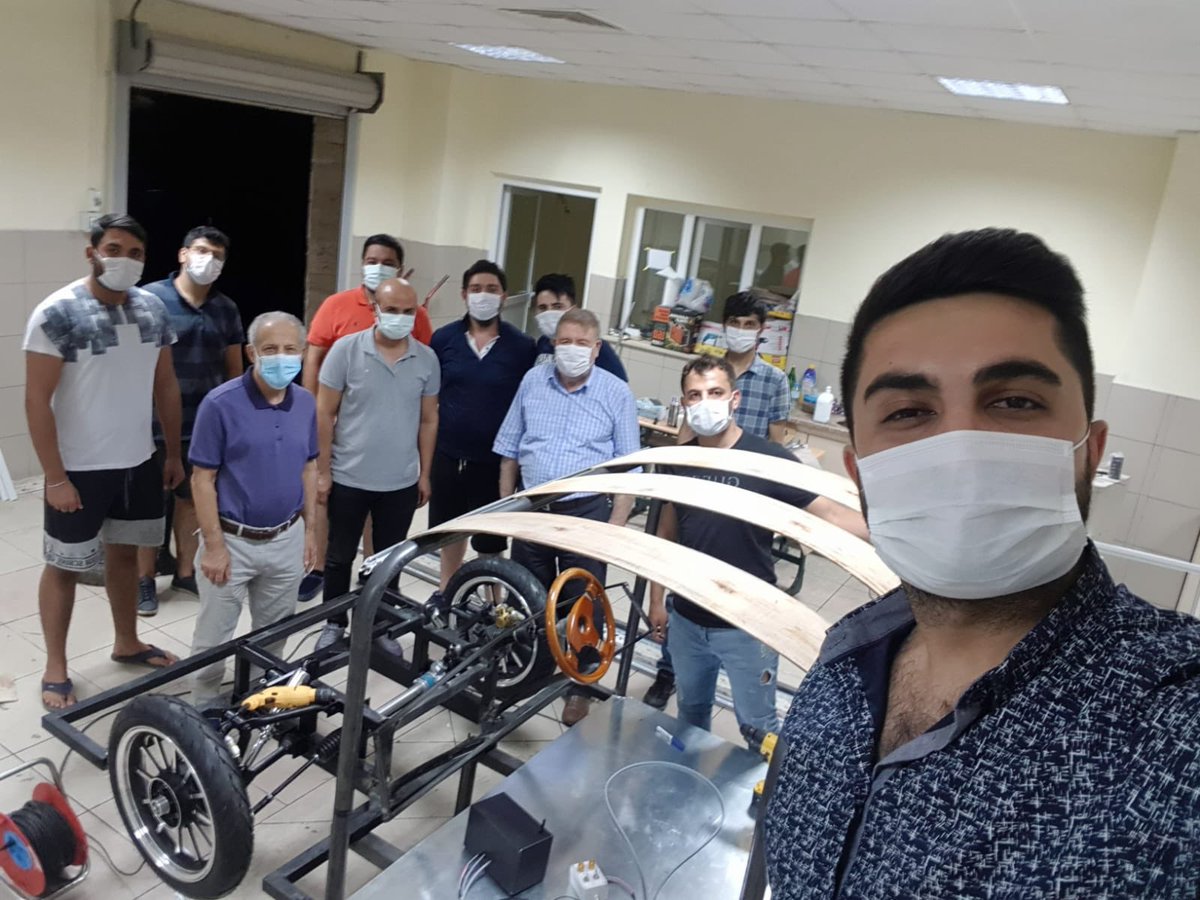 Rektörümüz Sayın Prof. Dr. Mehmet Sabri Çelik hocamız atölyemize ziyarette bulundular. Ekibimize  gösterdiği katkılardan dolayı hocamıza çok teşekkür ederiz. <a href="/Mehmet_s_celik/">Mehmet Sabri ÇELİK</a> <a href="/ozenmstf/">mustafa özen</a> <a href="/profhbulut/">Hüsamettin BULUT</a> <a href="/maktacir/">Prof.Dr.Mehmet Azmi Aktacir</a> <a href="/hrumedya/">Harran Üniversitesi</a>