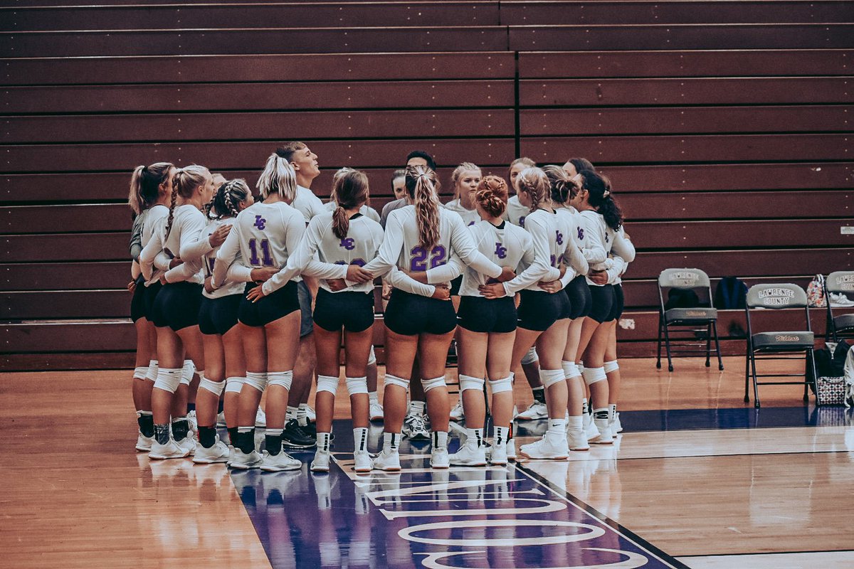 GAMEDAYEEEEEEE

📍 home
⏰ jv 5 v 6
against SUMMERTOWN

See y’all there