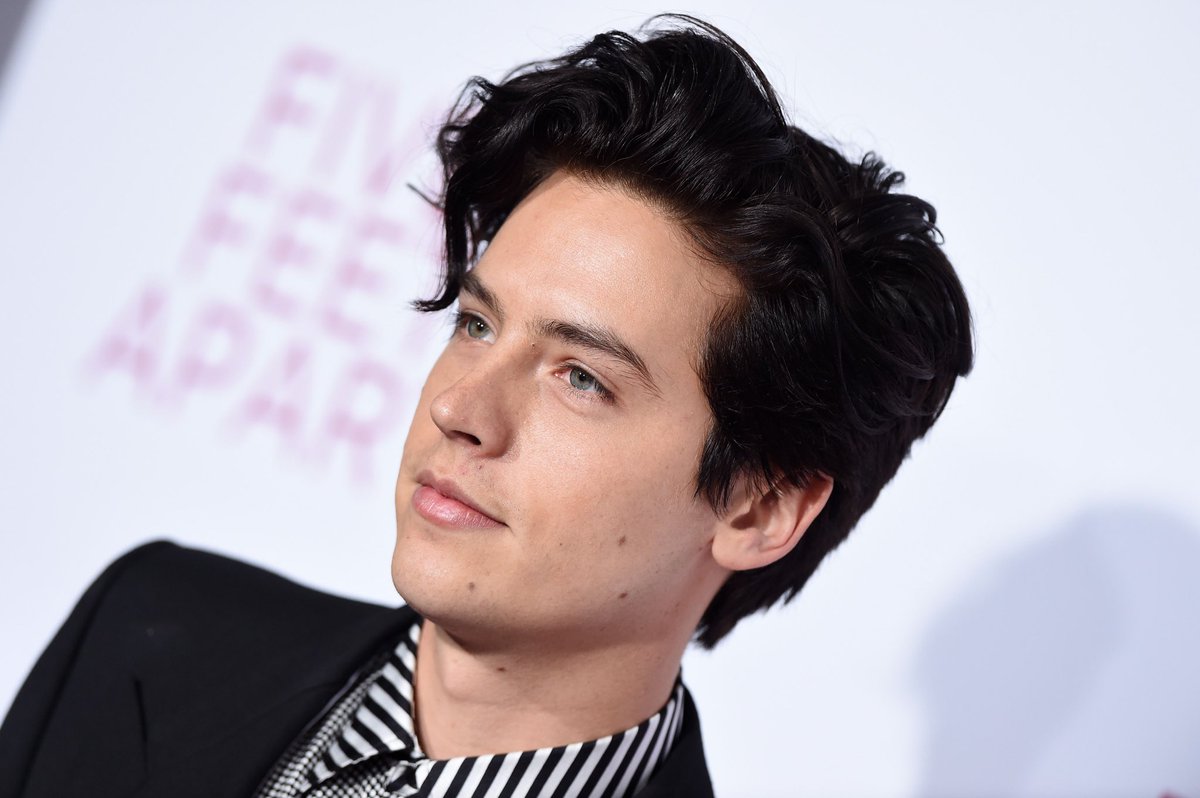 zkcheating's tweet photo. EXCLUSIVE: #Riverdale’s Cole Sprouse is leaving the hit teen drama, after its fifth season on The CW. https://t.co/XPvFj1oedk https://t.co/Fx1yNEh7Hn