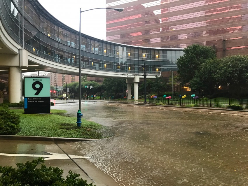 As we continue to keep an eye on Tropical Storms Marco &amp; Laura, it's important to remain weather aware &amp; ensure we are all prepared. Dr. Brent Kaziny, medical director of emergency management at #TexasChildrens, offers tips on how to prepare &amp; stay safe: ow.ly/LuTv50B7CR4