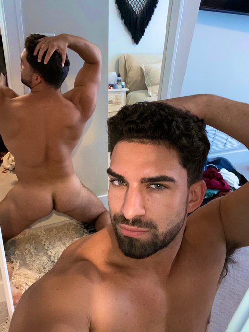 RT if you would fuck in front of this mirror 🤳🏽 https://t.co/GuI1YYADta