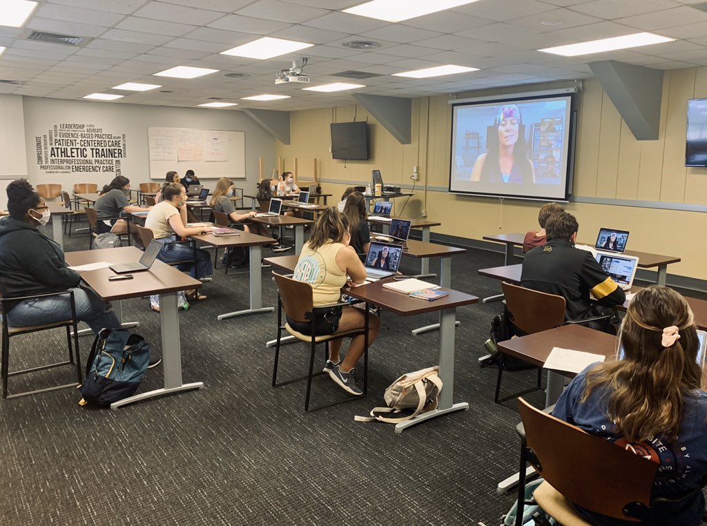 WELCOME BACK to our final cohort!! We have made sure our AT Tigers stay 6 paws apart 🐾 and remain masked 😷🐯 #showmeyourmask #showmerenewal <a href="/Mizzou/">Mizzou</a>SHP @Mizzou