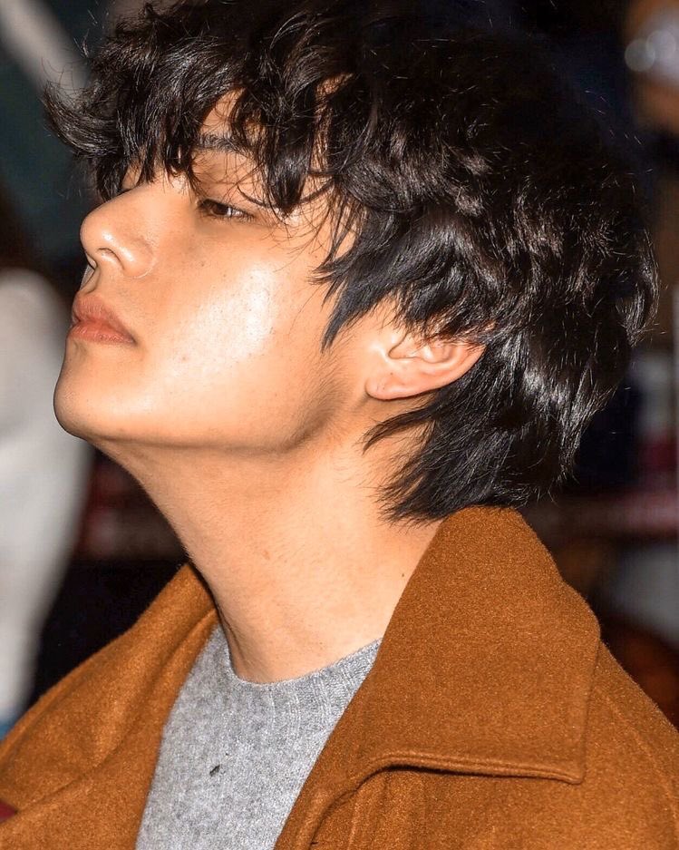 taehyung’s curly hair — a thread