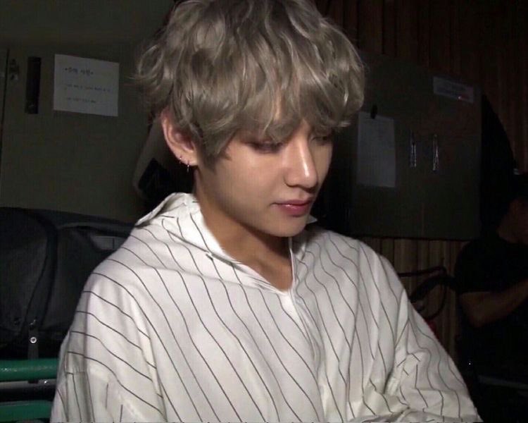 taehyung’s curly hair — a thread