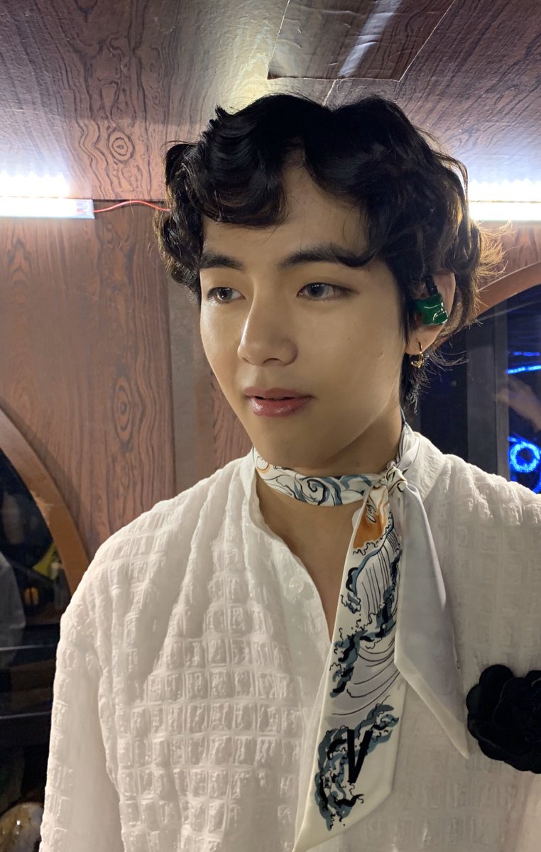 taehyung’s curly hair — a thread