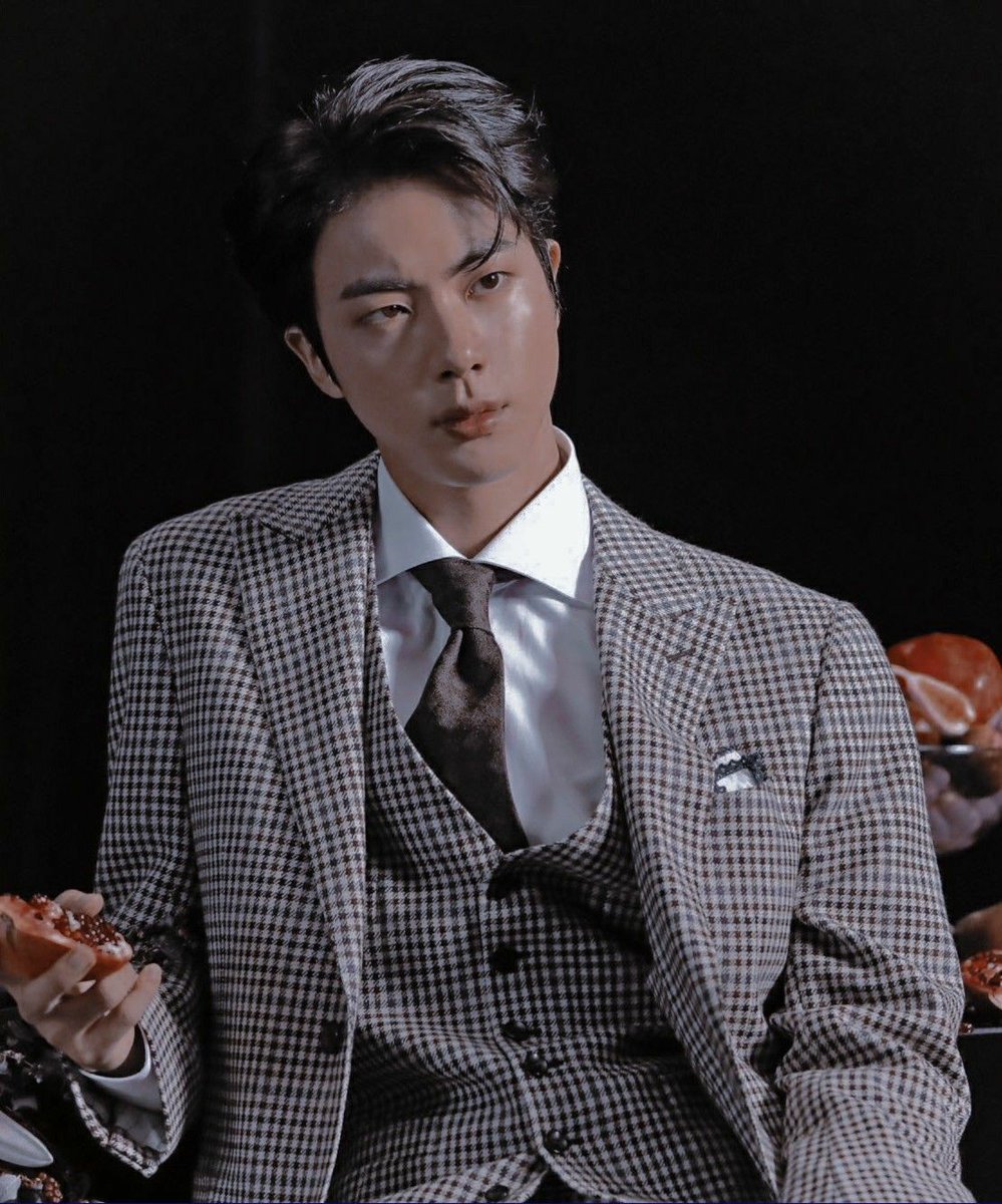 Jin appreciation thread coz he deserves the world and there is no BTS without him,I can& #39;t imagine seeing a BTS without him, he& #39;s like the mother of the group he keeps the mood light with all his jokes and is super talented ,it& #39;s 7 always (credits to the owners of these pictures)