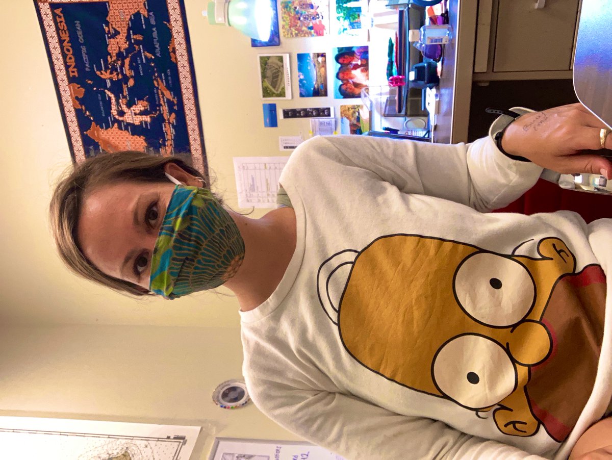 sjtucker13's tweet photo. #firstdayofschool in 21st grade #phdlife  #senddonuts 👩🏻‍🔬🍩🥰 https://t.co/BA5aX8EGTQ