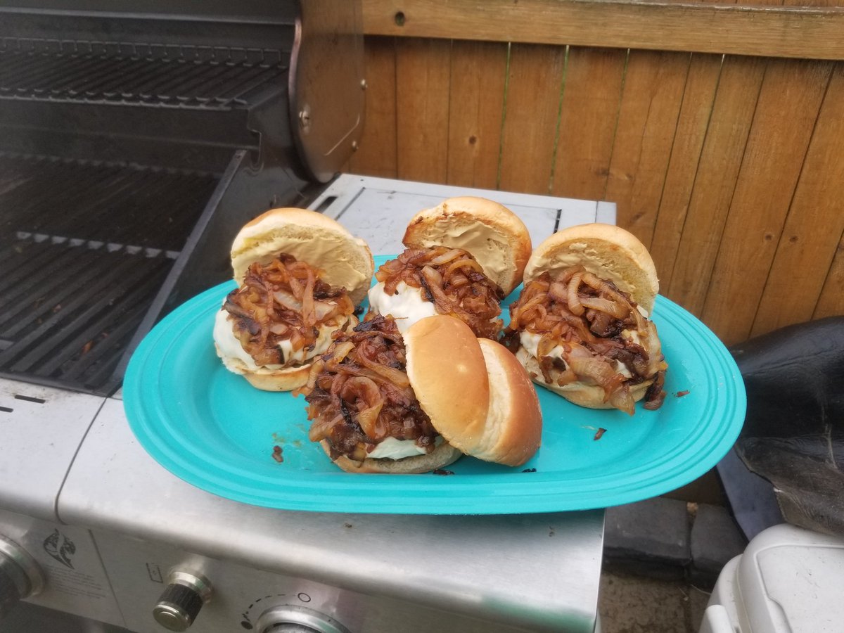 bigfreshjeff's tweet photo. @GordonRamsay Homemade 1/3lb French Onion Burgers topped with Gruyere &amp; Provolone cheese, Carmelized Onions and a Dejon Mayo spread all on a toasted Sourdough Roll. 
#followformorerecipes #summerofburgers https://t.co/ZaT7pdhzqH