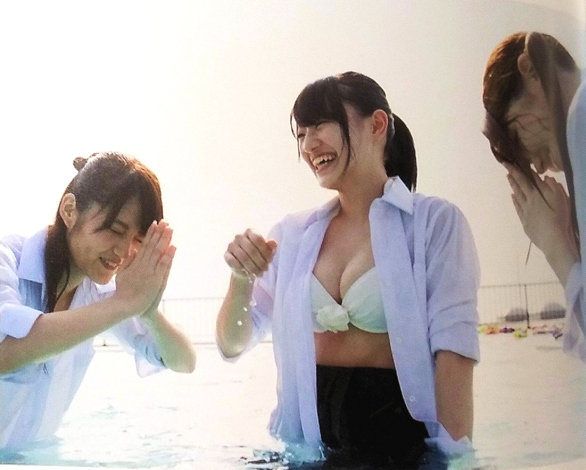 K川の支流 乃木坂派 では 中田の水着姿に向かって 同期の若月佑美らが 両手を合わせて拝むシーンが話題となった の写真はこれだね 確かに セクシーさを出したくて 撮影前に体重をちょっと増やしてみました という人はレアケース